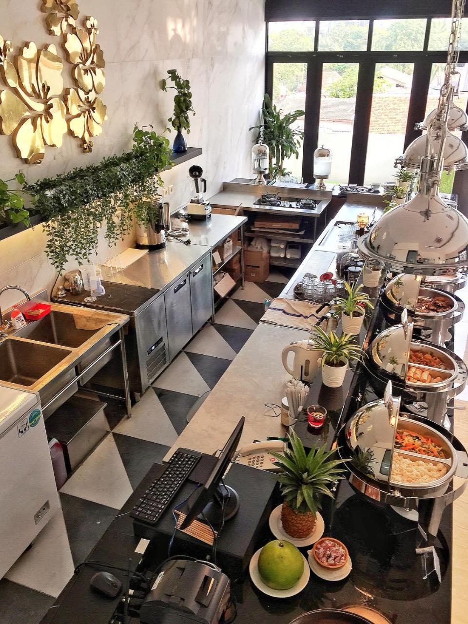Eightin Hotel Sudirman จาการ์ตา ภายนอก รูปภาพ