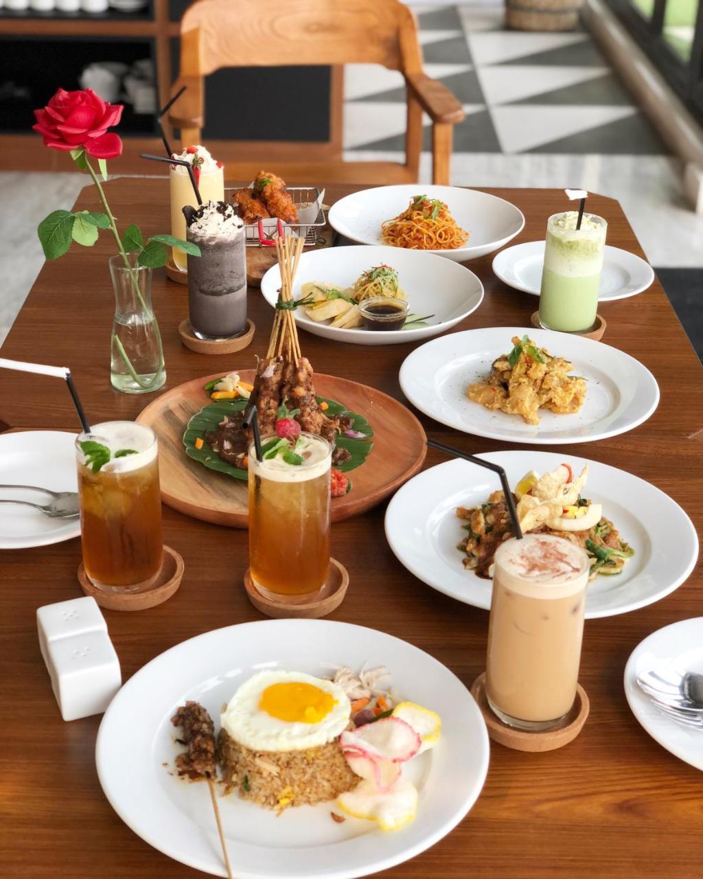 Eightin Hotel Sudirman จาการ์ตา ภายนอก รูปภาพ